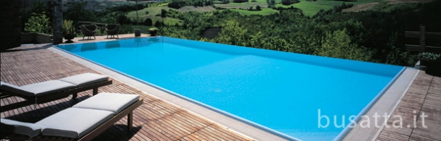 Piscina a sfioro