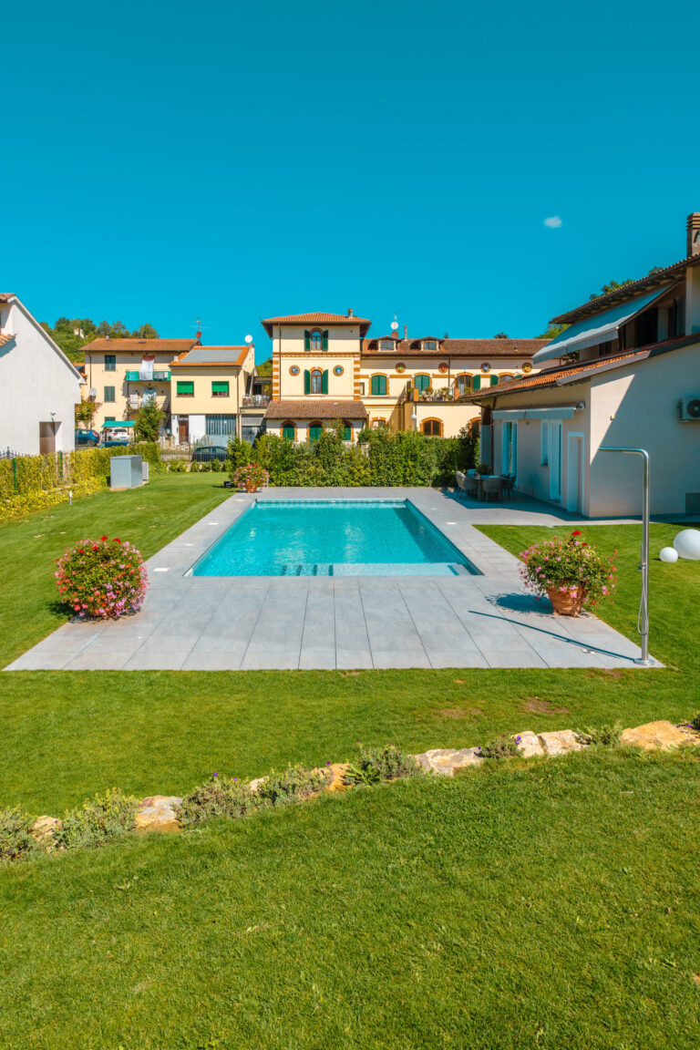 Piscina in giardino privato – Pool Immersion